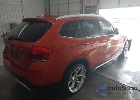 2015 BMW X1 xDrive28I z USA, uszkodzony, nr VIN WBAVL1C51FVY32983